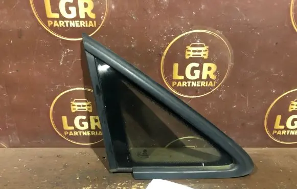Volkswagen Touran I Front triangle window/glass 43R00048