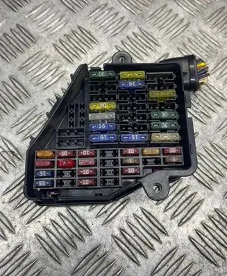 Audi A4 S4 B6 8E 8H Fuse box set 8D1941824 AUQA052