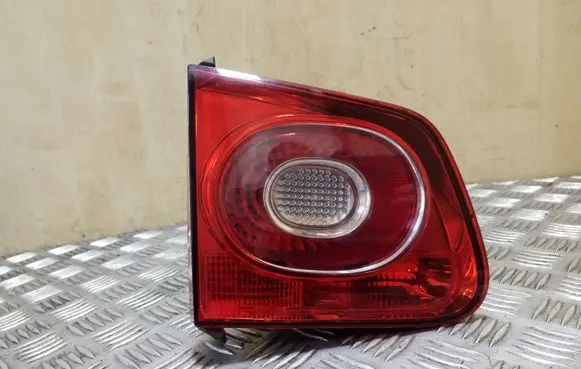 Volkswagen Tiguan Tailgate rear/tail lights 5N0945093C