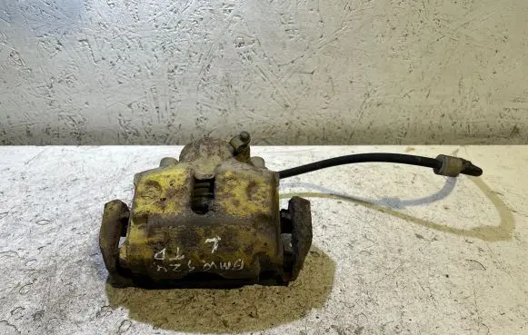 BMW 5 E28 Front brake caliper