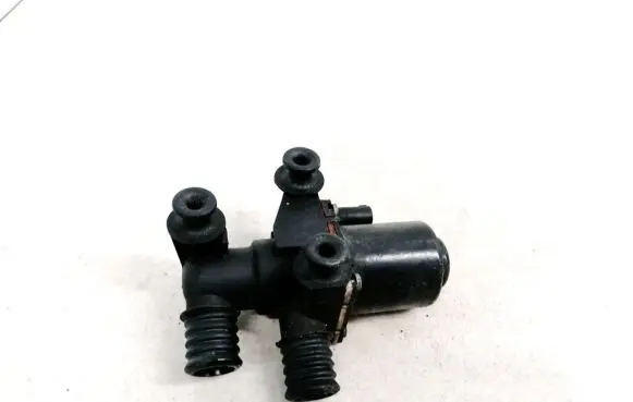 BMW 5 E60 E61 Coolant heater control valve 1147412174 64116920226-02