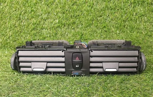 BMW 4 F36 Gran coupe Dash center air vent grill 9347436 934743603