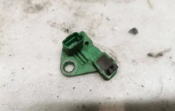Opel Combo E Crankshaft position sensor 9677539480 EEA3CEV0