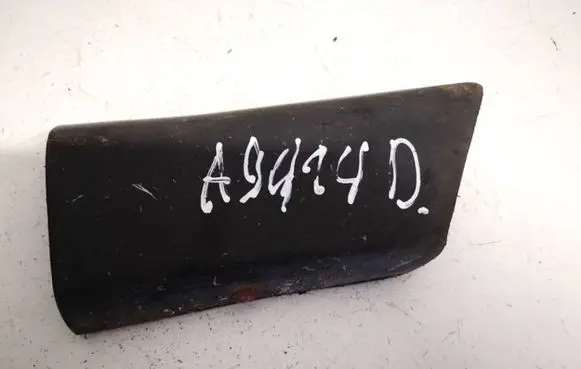 Fender trim (molding)