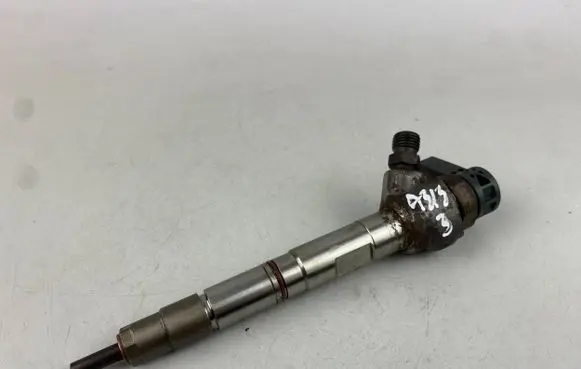 Audi A3 S3 8V Fuel injector 04L130277AE