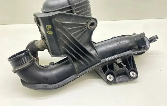 Vacuum air tank