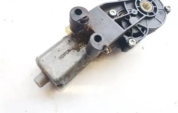 Jeep Grand Cherokee (WK) Seat adjustment motor 0390203210
