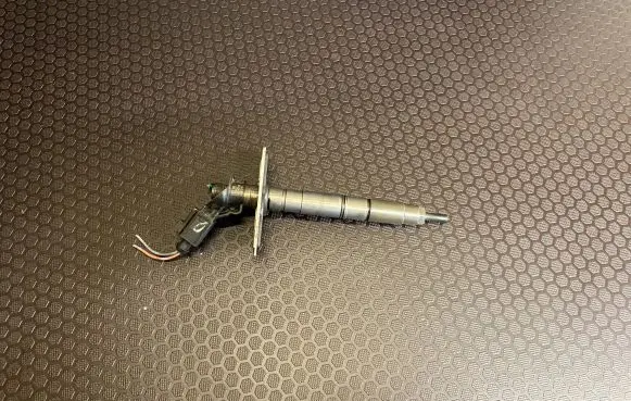 Audi A5 8T 8F Fuel injector 0445115058 SB5YD1 057130