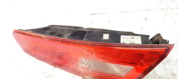 Alfa Romeo Giulietta Tailgate rear/tail lights 50513400