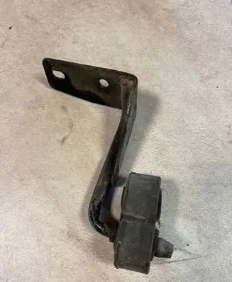 Jeep Grand Cherokee (WJ) Muffler mount bracket/holder 