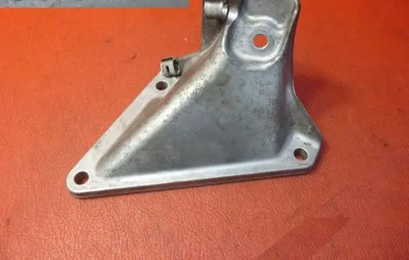 BMW 5 E60 E61 Engine mounting bracket 6761149