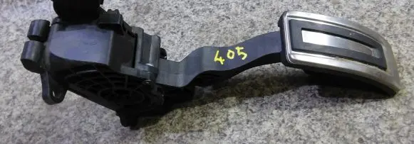 Volkswagen Golf VII Accelerator throttle pedal