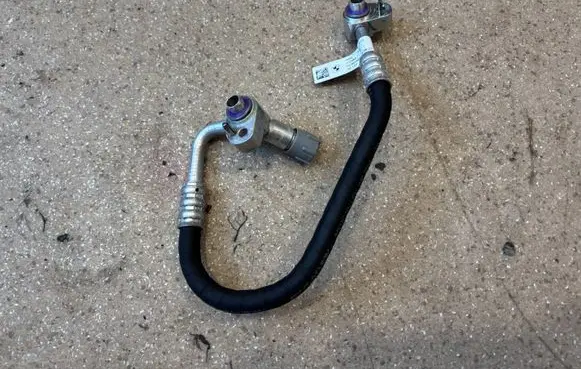 BMW i4 Air conditioning (A/C) pipe/hose 9474905