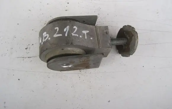 Mercedes-Benz E W212 Rear differential/diff mount bracket A2043500215