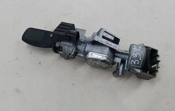 Ford C-MAX I Ignition lock 3M51-3F880-A