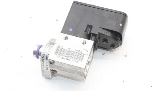 Audi E-tron GT Air conditioning (A/C) expansion valve 4M0816702A