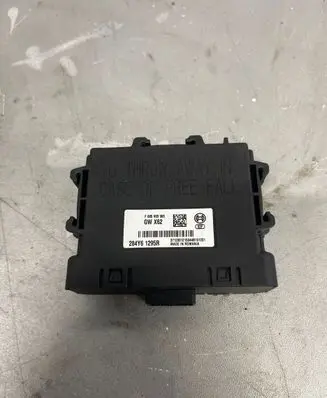 Renault Master III Immobilizer control unit/module 284Y61295R 371200121504 F005V03063