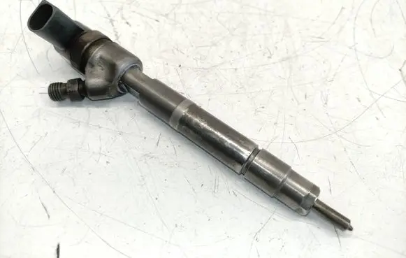 Mercedes-Benz C W203 Fuel injector A6460700787