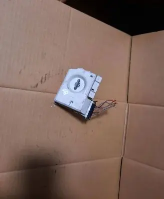 Audi 80 90 B3 Tail light bulb cover holder B5831BL