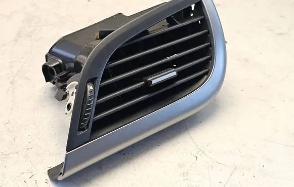 Peugeot 207 Dashboard side air vent grill/cover trim 96724793ZD A1010111 C330