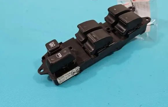 Toyota Corolla Verso E121 Electric window control switch 84820-0F030 IMPRK1376335