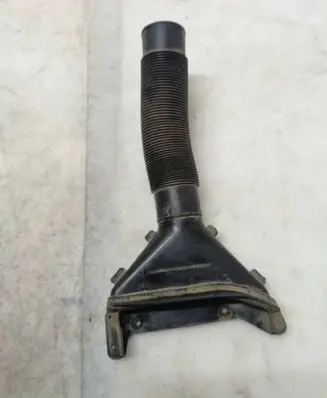 Mercedes-Benz W123 Air intake duct part 6170940211 61709401820