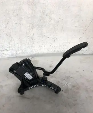 Jaguar XF X250 Accelerator throttle pedal 8X239F832A