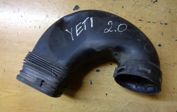 Skoda Yeti (5L) Air intake duct part 3C0129618D