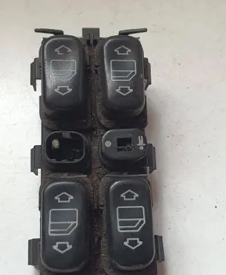 Mercedes-Benz A W168 Electric window control switch 1688202810 03753200 00789480