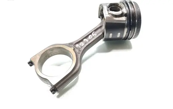 Peugeot 3008 I Piston with connecting rod 