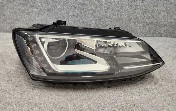 Volkswagen Jetta VI Headlight/headlamp 5C7941752ESCZ1 5C7941752E