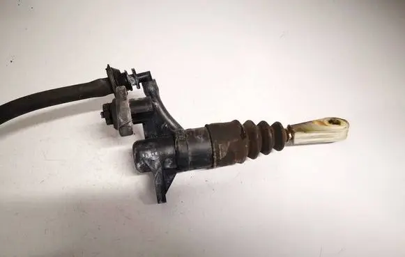 Volkswagen PASSAT B5.5 Clutch master cylinder 8e1721401ag