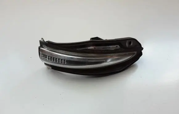 Toyota RAV 4 (XA40) Mirror indicator light 8174042020