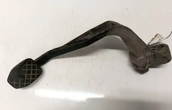 Audi A6 S6 C5 4B Clutch pedal 8D1721316H