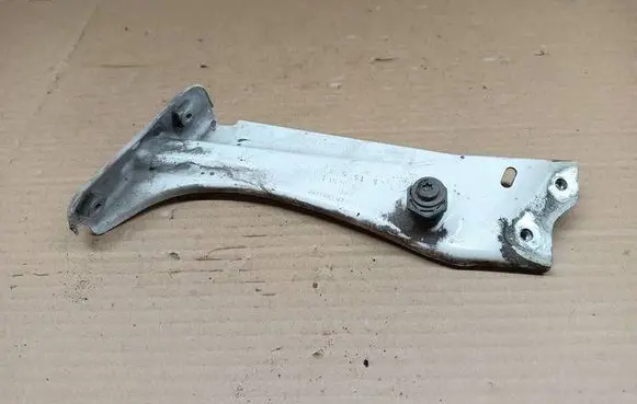 Skoda Octavia Mk3 (5E) Fender mounting bracket 5E0821141 515S03