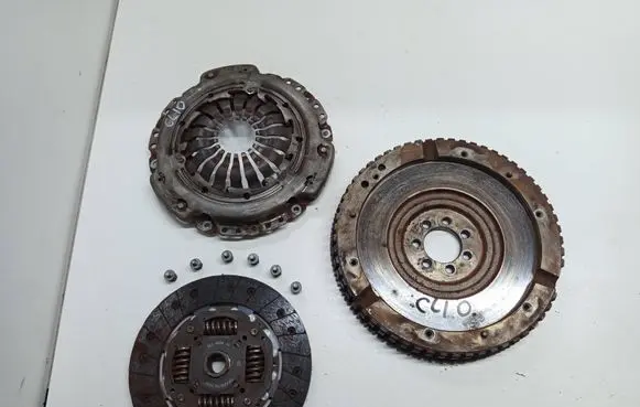 Renault Clio IV Clutch set kit 302050736R
