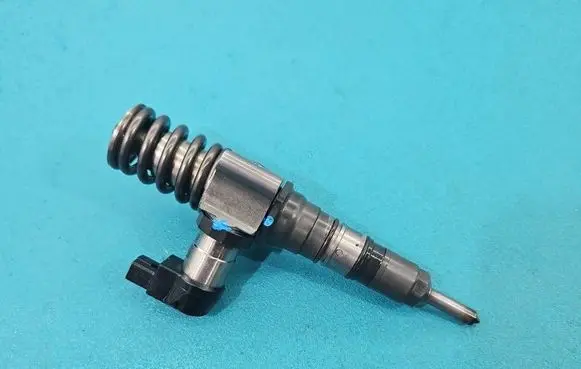Volkswagen Touran I Fuel injector 03G130073T IMPRK1545941