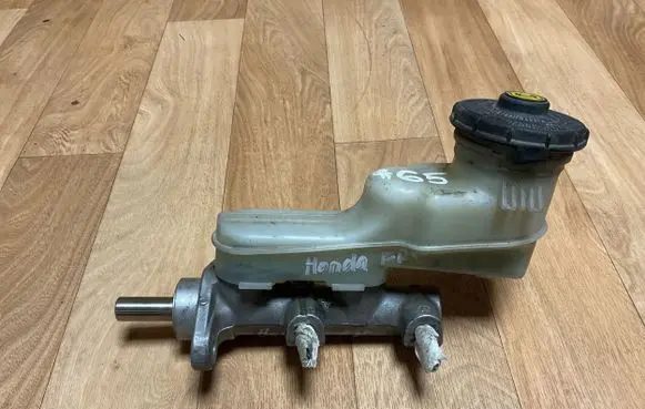 Honda FR-V Master brake cylinder 