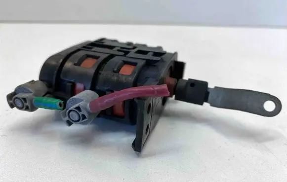 Mercedes-Benz SL R129 Engine mount vacuum valve 