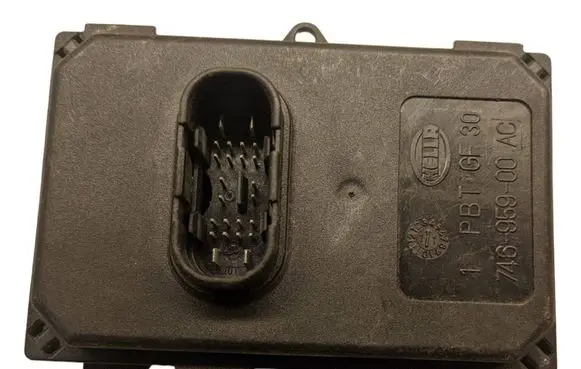 Volkswagen Touareg II Headlight ballast module Xenon 8U0941329 7086160199