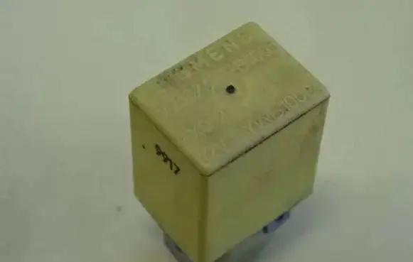 Land Rover Range Rover P38A Other relay YWB10004 V23073-B1005-X012 V23073B1005X012