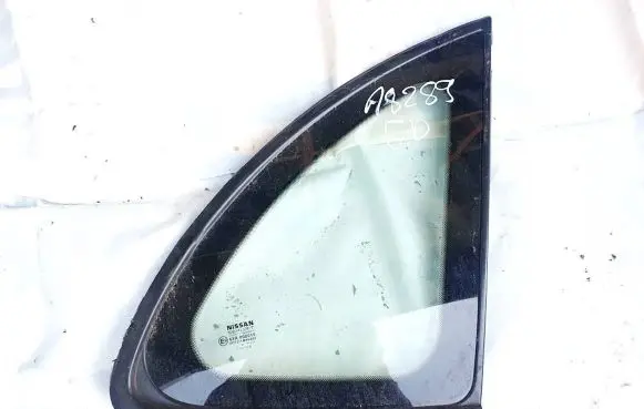 Nissan Almera Tino Rear side window