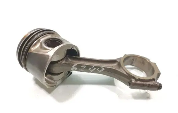 Volkswagen Passat Alltrack Piston with connecting rod 