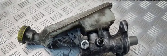 Peugeot 207 CC Master brake cylinder 32067093