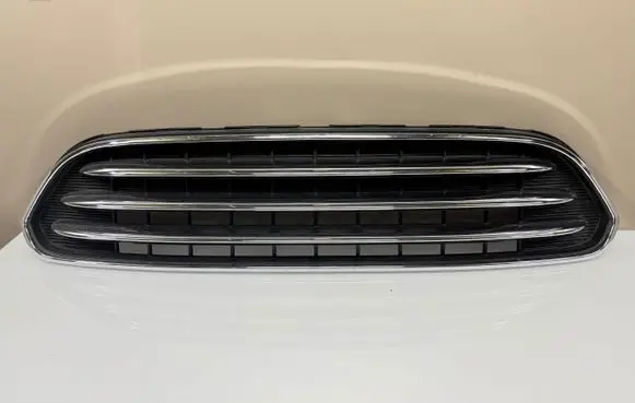 Mini Cooper Countryman F60 Front bumper upper radiator grill 51137405396