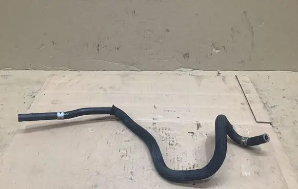Toyota Yaris Engine coolant pipe/hose