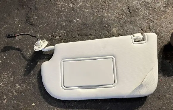 Ford Kuga II Sun visor braknumeruczci