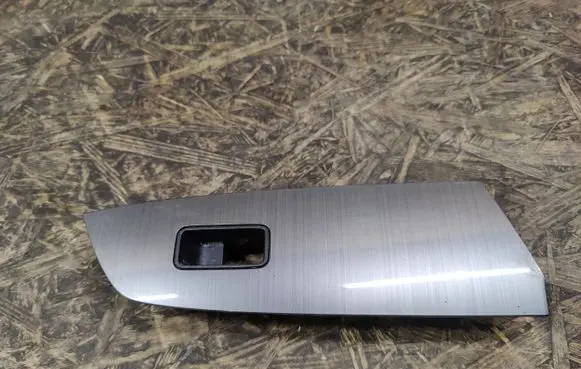 Mazda 6 Front door window switch trim GER4684L1