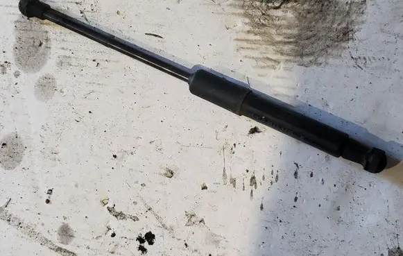 Renault Trafic III (X82) Front bonnet/hood damper/strut 654705053R