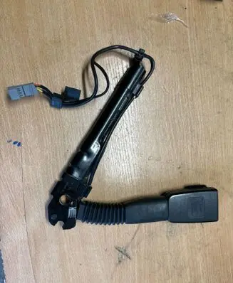 BMW 1 E82 E88 Front seatbelt buckle 7213563 34050054B 000103843643